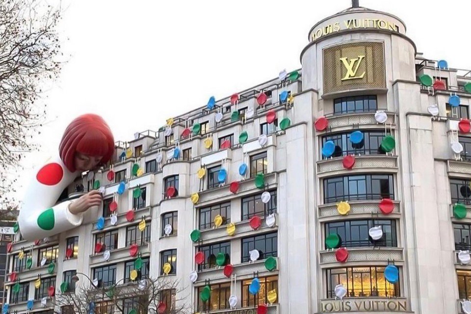 Louis Vuitton e Yayoi Kusama: nova collab com a famosa artista das bolinhas  coloridas 